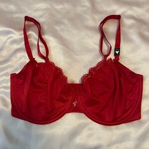 Victoria’s Secret Dream Angels Unlined Balconet Bra